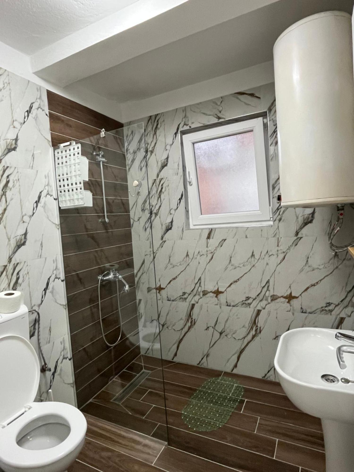 Lotos Apartments สตรูกา ภายนอก รูปภาพ