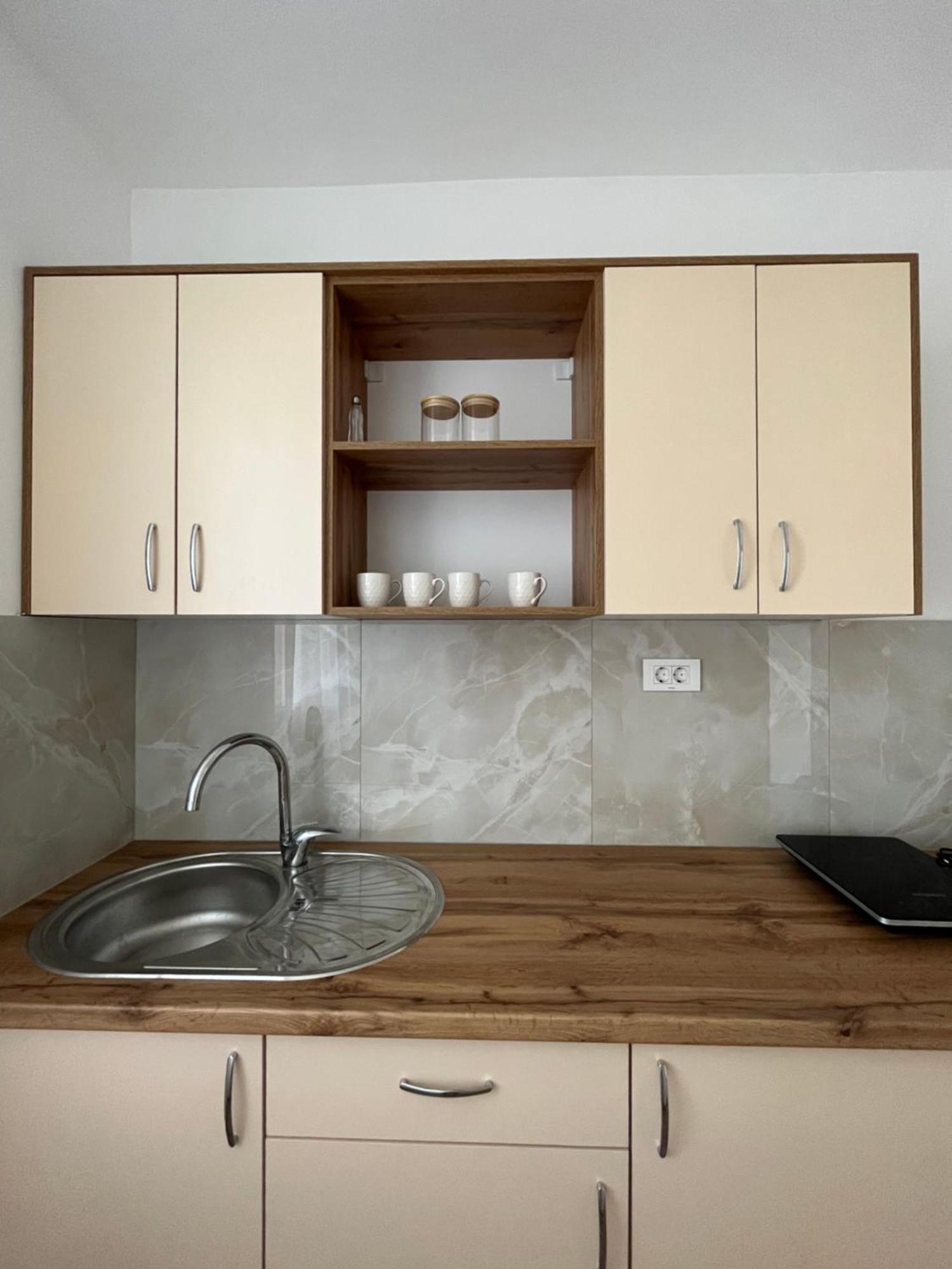 Lotos Apartments สตรูกา ภายนอก รูปภาพ