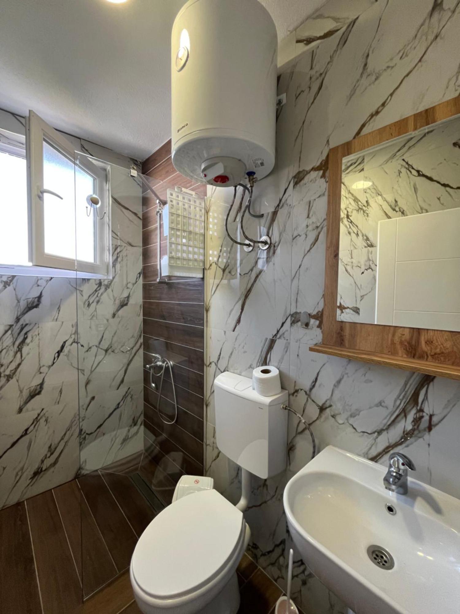 Lotos Apartments สตรูกา ภายนอก รูปภาพ
